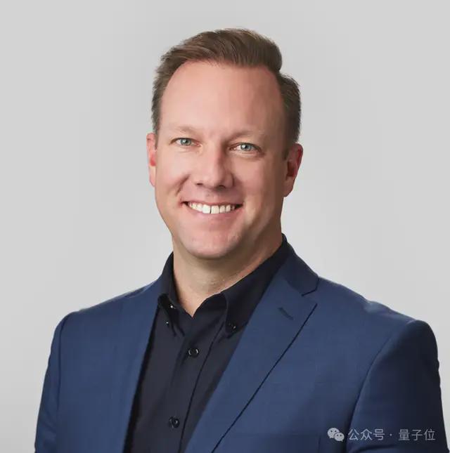 世体:萨拉戈萨抵达巴塞罗那,今天接受西班牙人体检