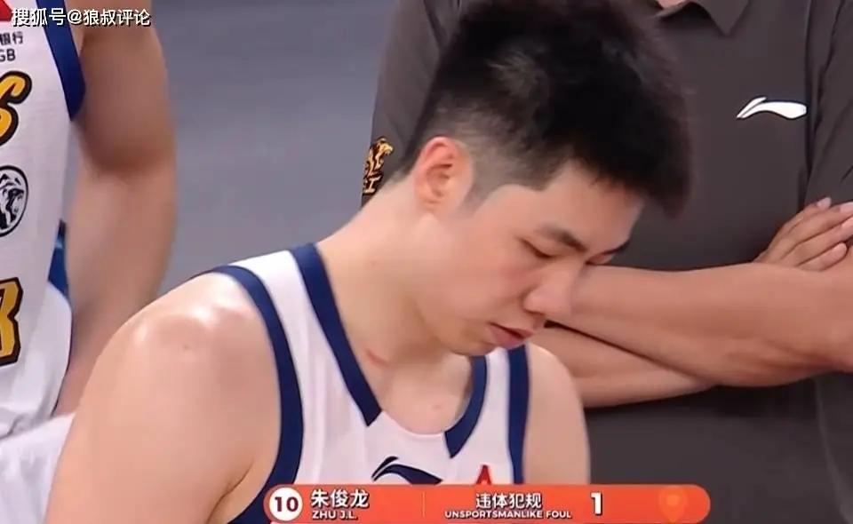 德天空：凯尔特人有意多特前锋科尔