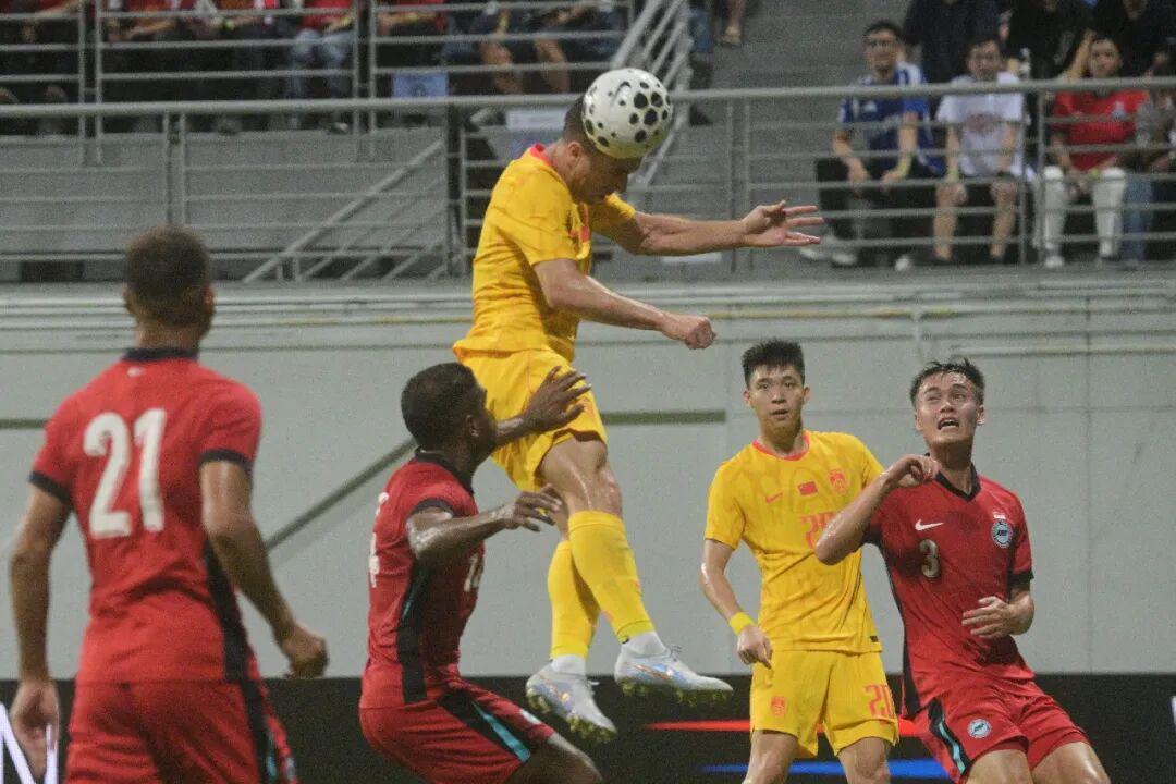 下滑得有点那快，卡塞米罗3次被过全场最高+5次丢失球权