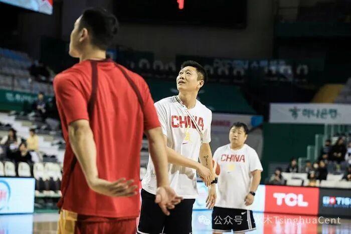 罗马诺：纽卡接近签下阿贾克斯18岁中场斯图尔，总价超2500万欧