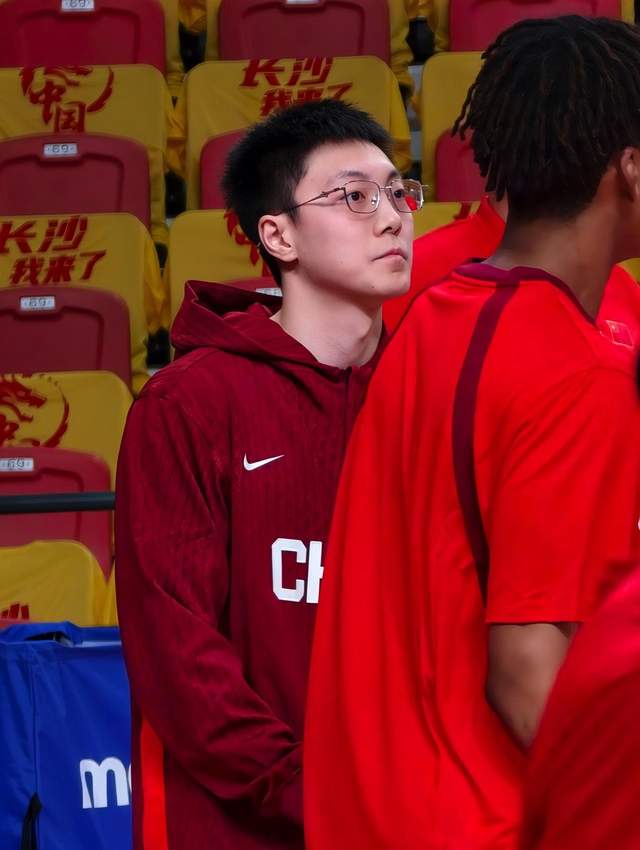总决G5纽约现针对马刺球迷暴力