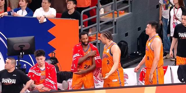 尼克斯成NBA首支赛季双冠王