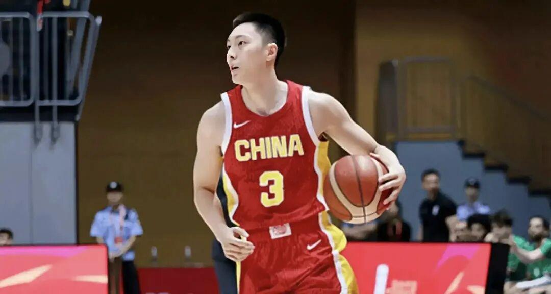 火箭两年合同签下签湖人后场大闸，他们并没有使用全额中产特例？