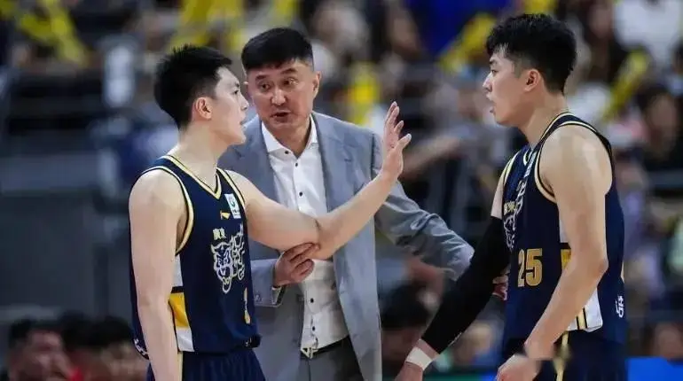纽约“大鲨鱼”？尼克斯&上海均五场夺冠+杯赛联赛双冠王