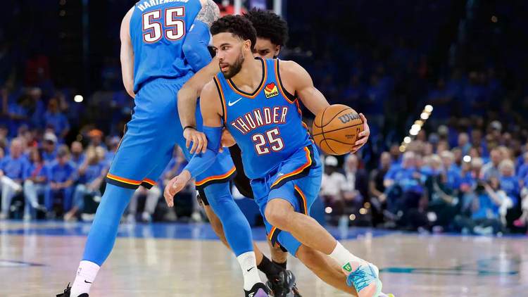 文班垫脚慢镜头!布伦森有扩大圆柱体嫌疑,联盟审查也难升级