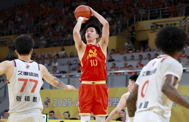 NBA流言汇总:雄鹿绿军围绕字母谈判 布朗去第三方