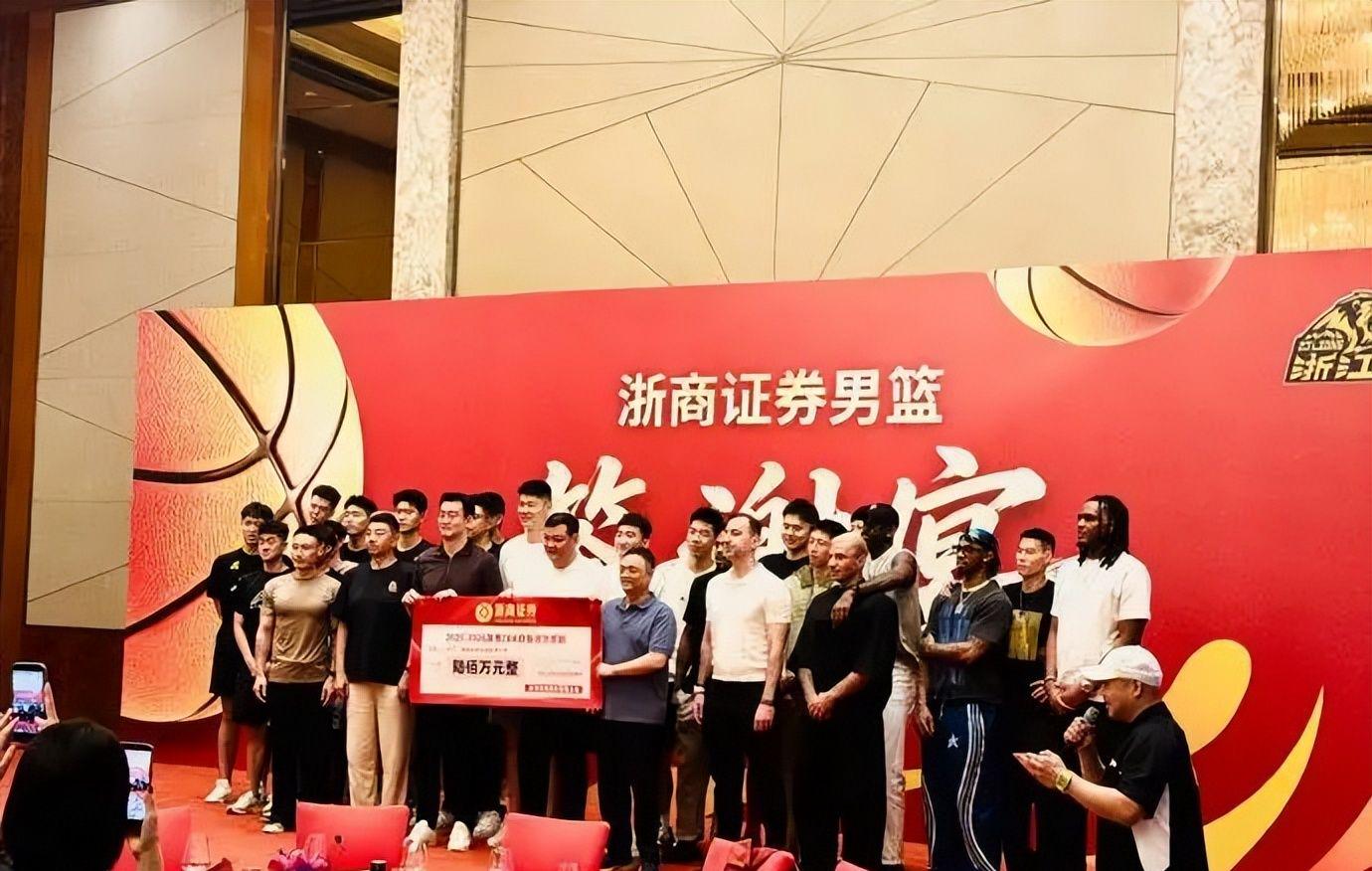 来了,斯科特·福斯特被任命为尼克斯对阵马刺NBA总决赛G5裁判长