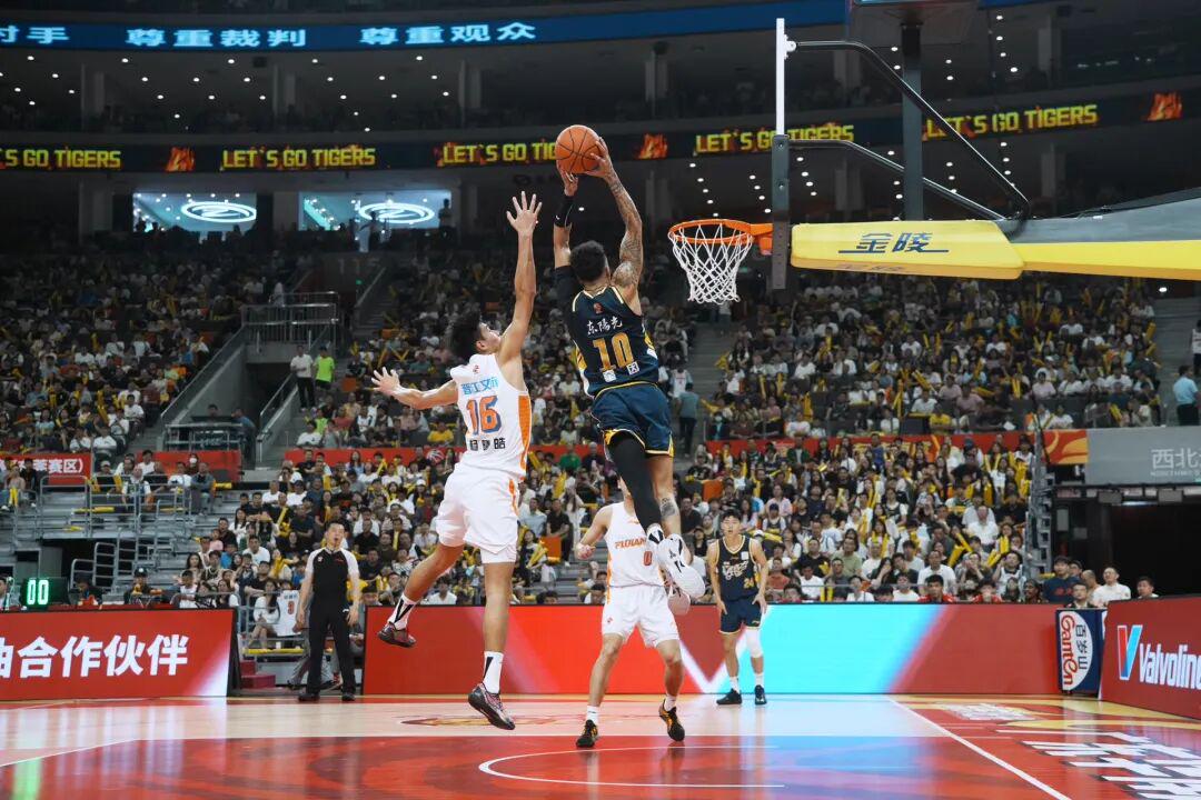 NBA总决赛G5裁判名单揭晓:阵容构成对主队马刺有利?