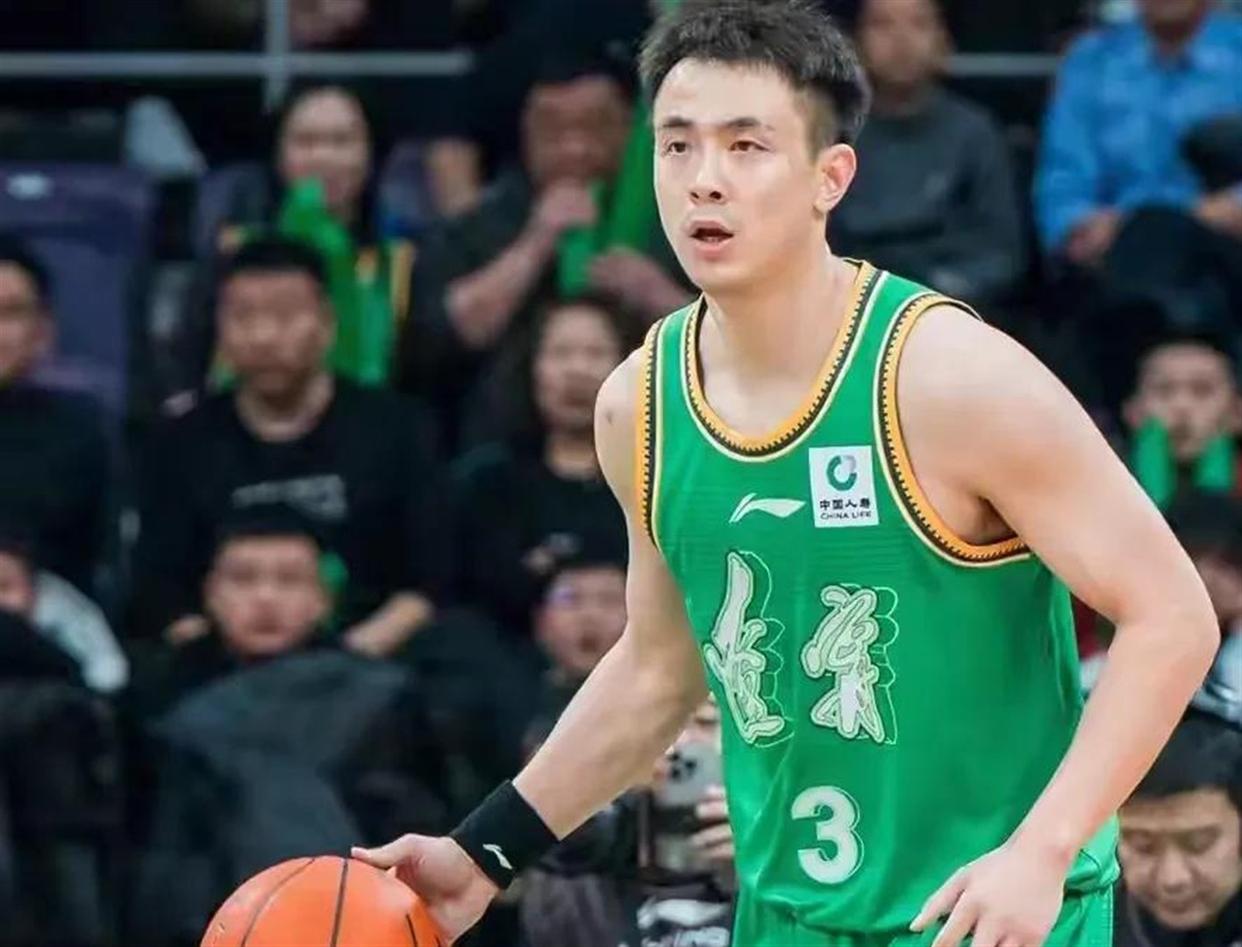 乌法115k欧元买断阿加波夫，结束租借正式加盟