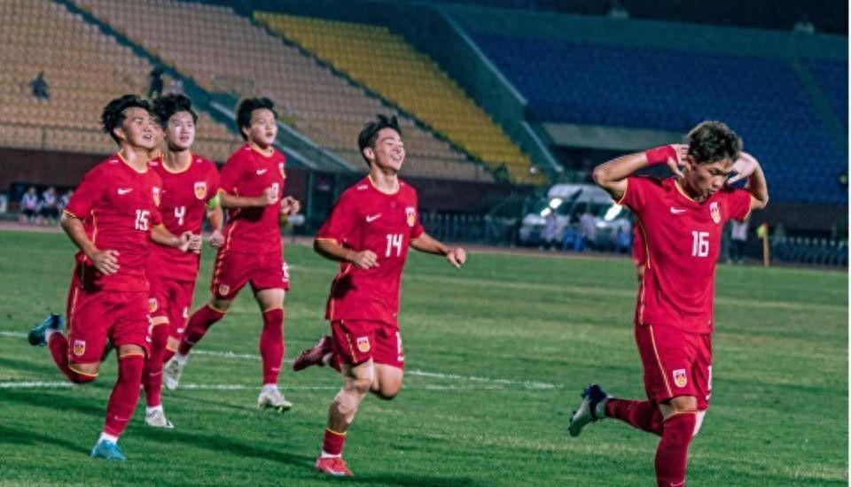 世界杯:华裔前锋梅开二度 雷扎伊扬传射建功 伊朗2