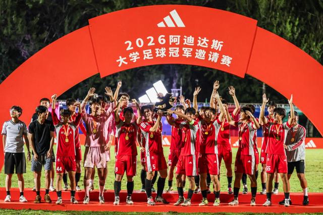 广东队官宣!朱芳雨、杜锋新职位曝光,球队给予最后的体面