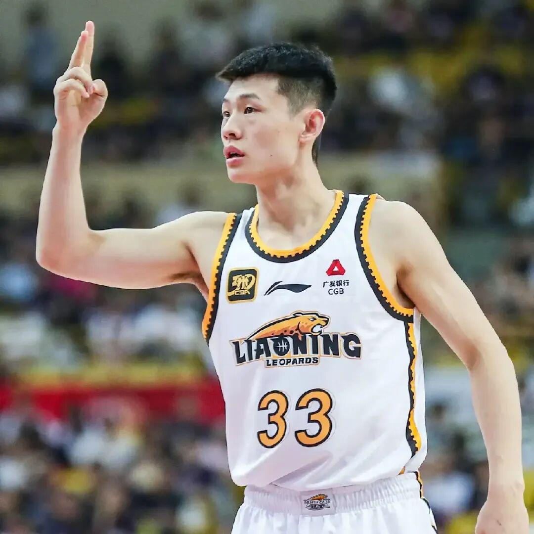 14分优势领跑!蓉城21铁人最快下轮夺冠费利佩韦林顿连场破门